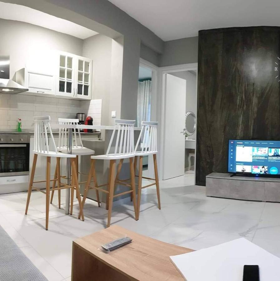 Diamond Lux Apartment Palaiontsiflikion Ngoại thất bức ảnh