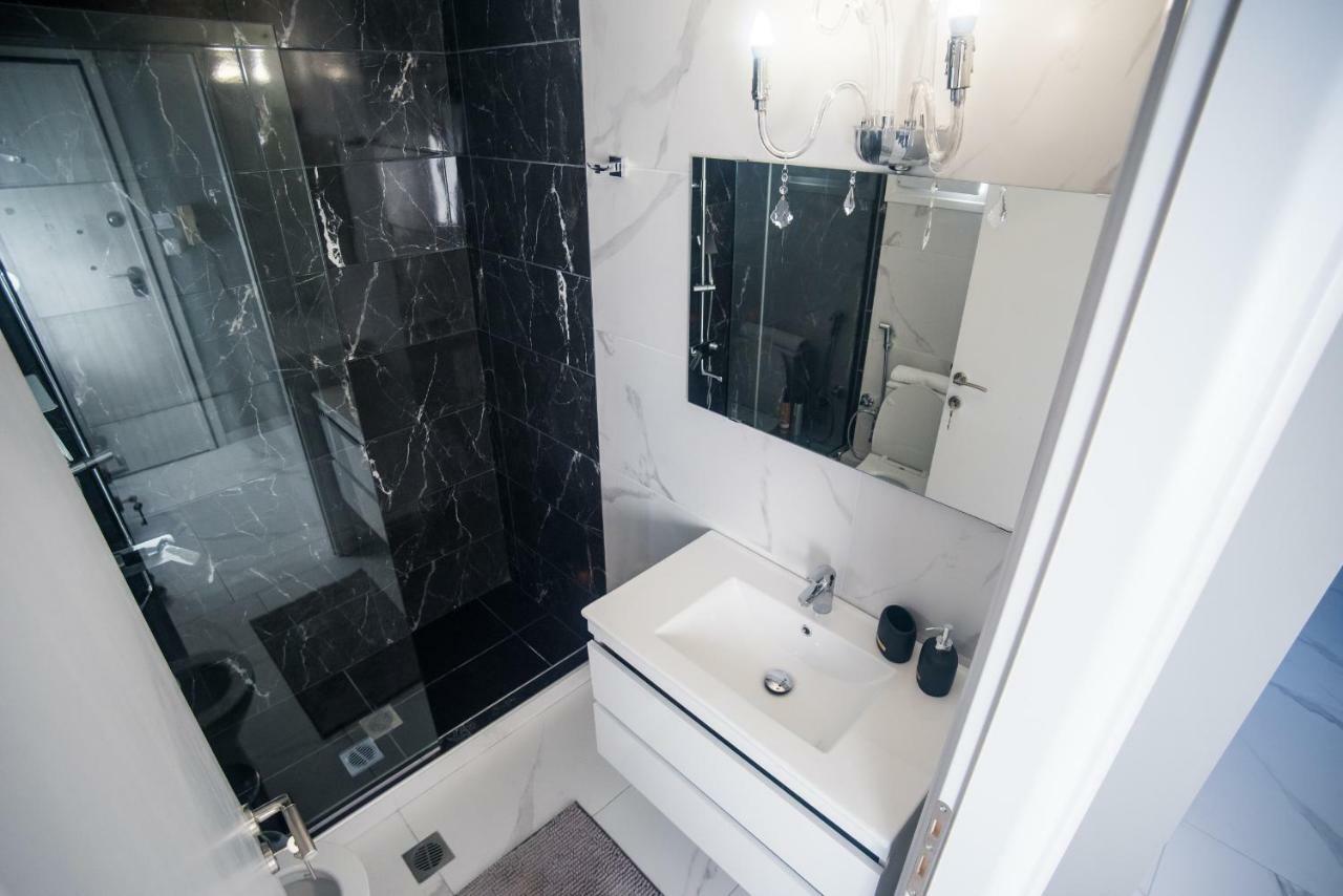 Diamond Lux Apartment Palaiontsiflikion Ngoại thất bức ảnh