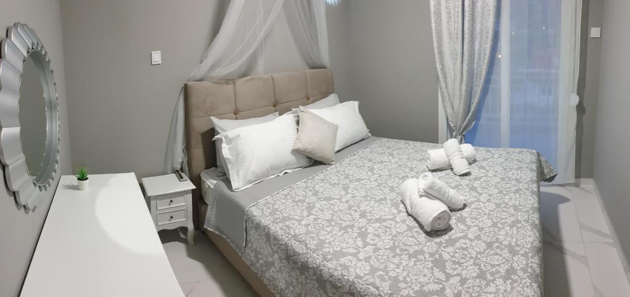 Diamond Lux Apartment Palaiontsiflikion Ngoại thất bức ảnh