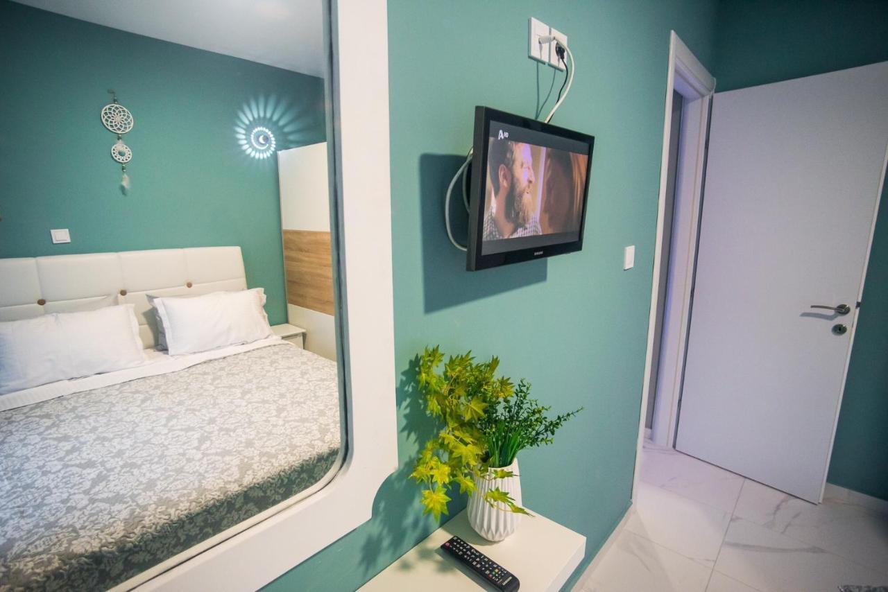 Diamond Lux Apartment Palaiontsiflikion Ngoại thất bức ảnh