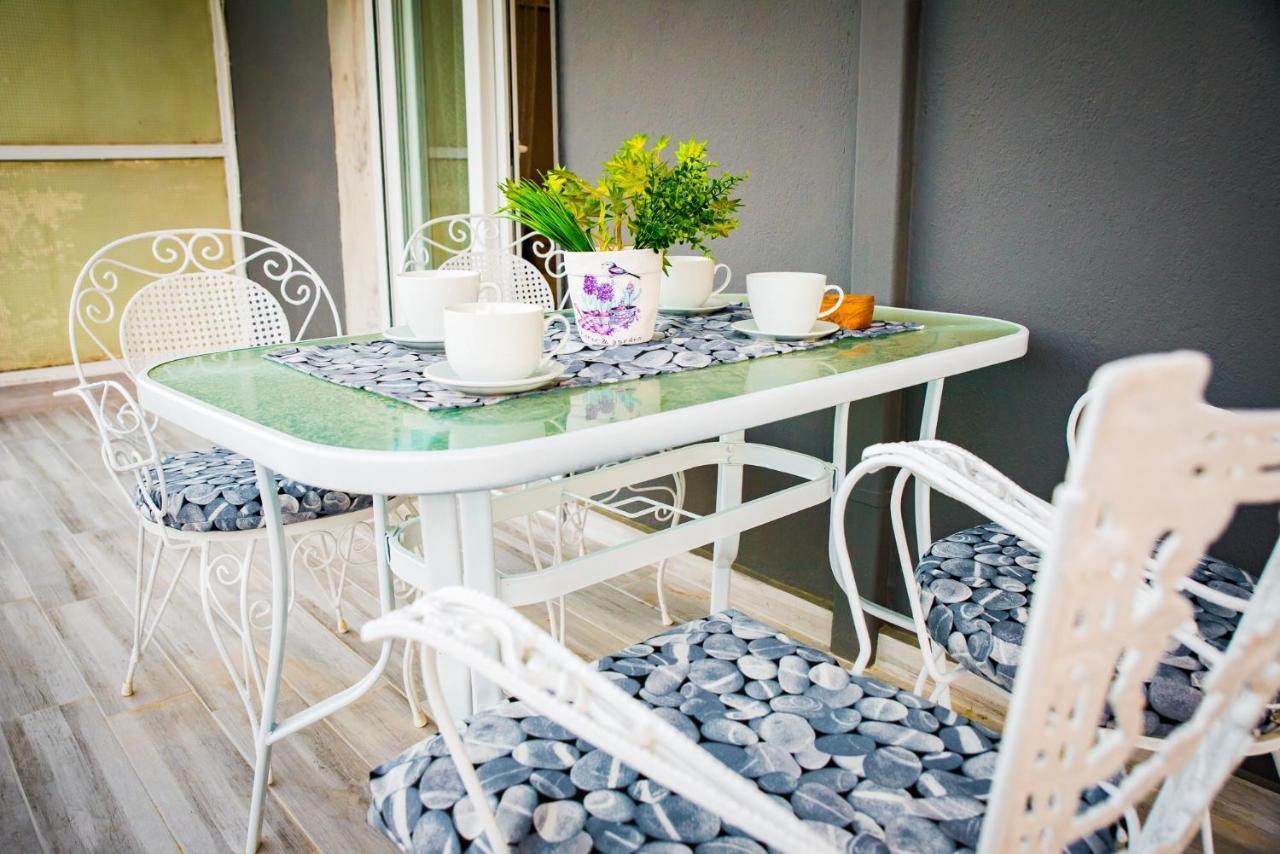 Diamond Lux Apartment Palaiontsiflikion Ngoại thất bức ảnh
