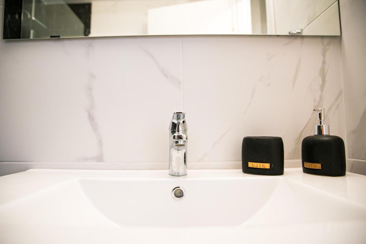 Diamond Lux Apartment Palaiontsiflikion Ngoại thất bức ảnh