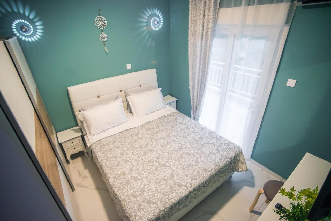 Diamond Lux Apartment Palaiontsiflikion Ngoại thất bức ảnh