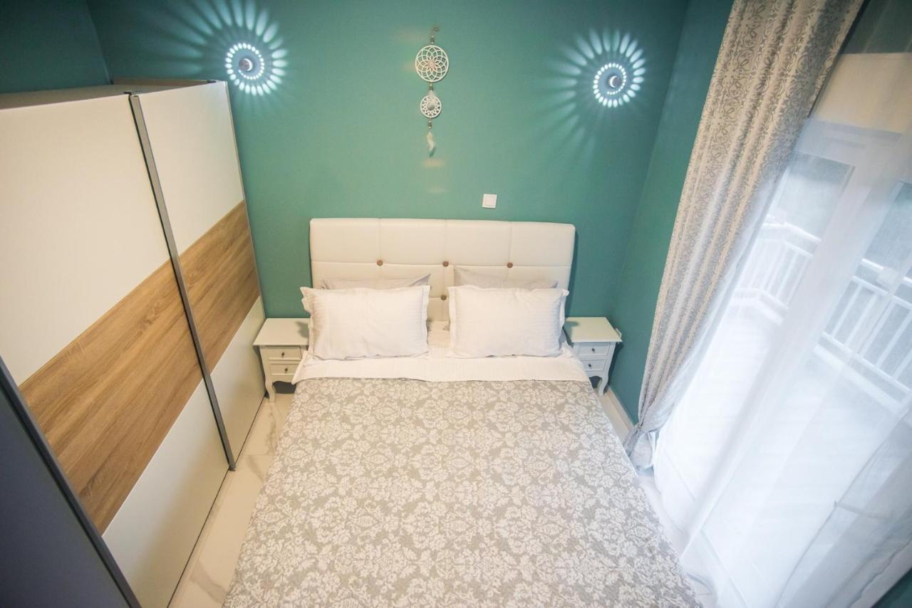 Diamond Lux Apartment Palaiontsiflikion Ngoại thất bức ảnh